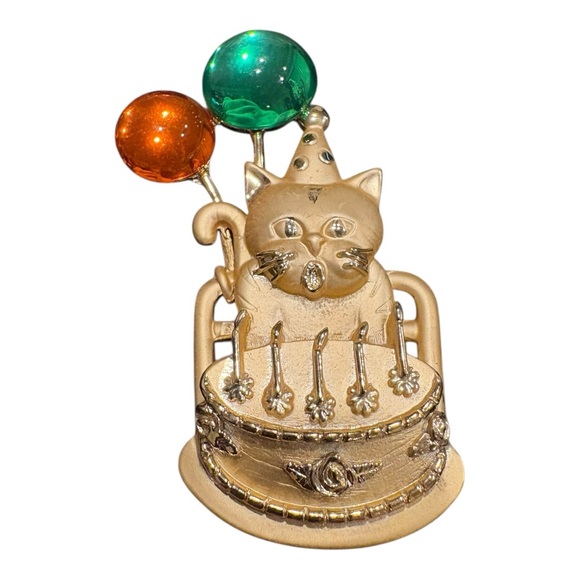 Vintage AJC “Birthday Cat” Brooch – Gold-Tone Figural Balloons – Signed AJC J20 - Picture 2 of 4